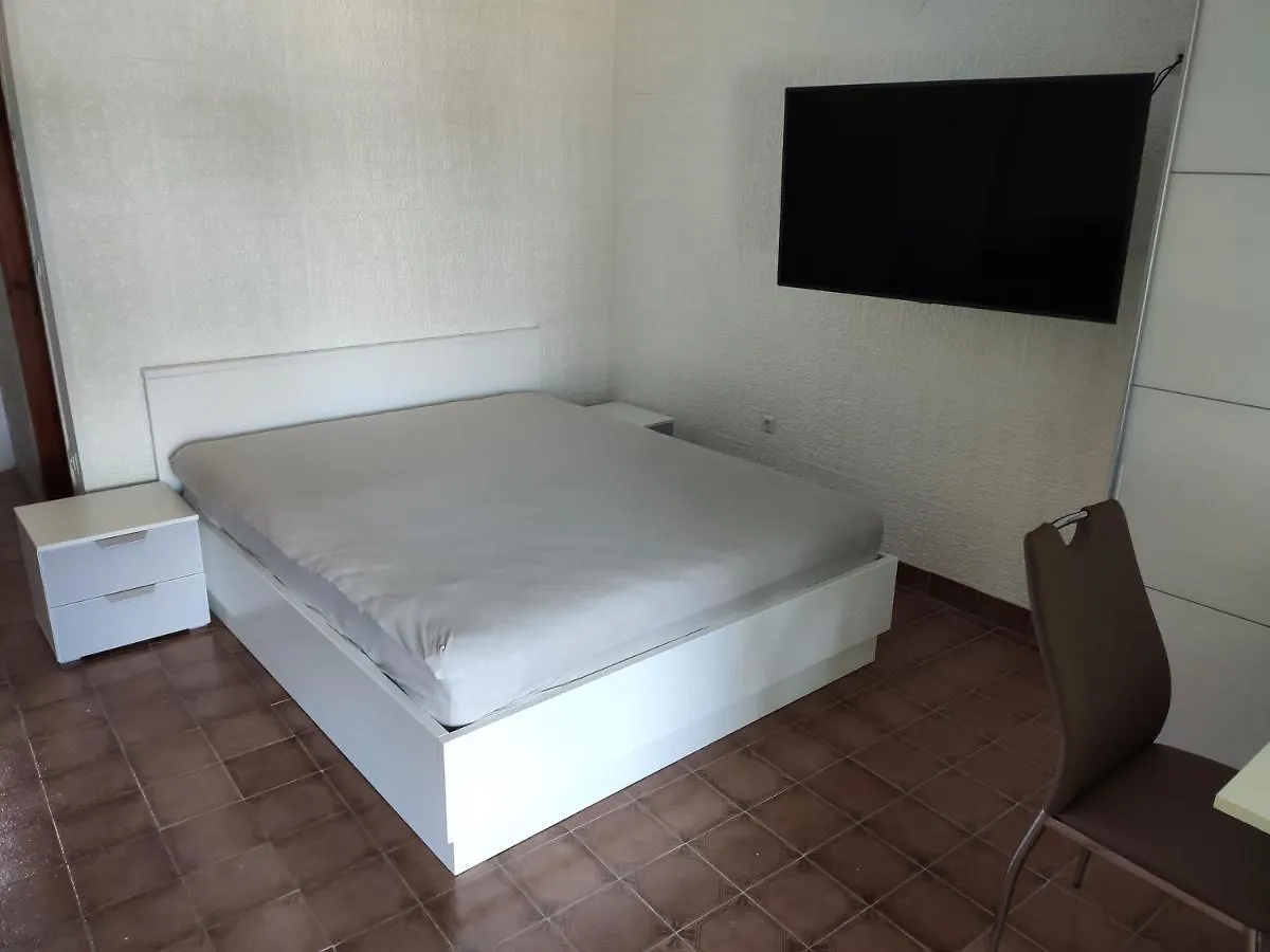 2 Minutes To The Beach With A Private Garden Apartment Crikvenica